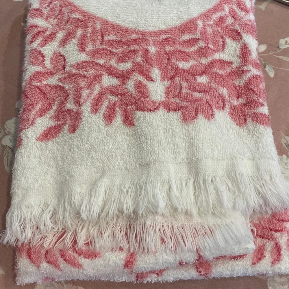 Vintage 70s Cannon Royal Family Three Roses Bath Towel Fringe Pink Retro Mod